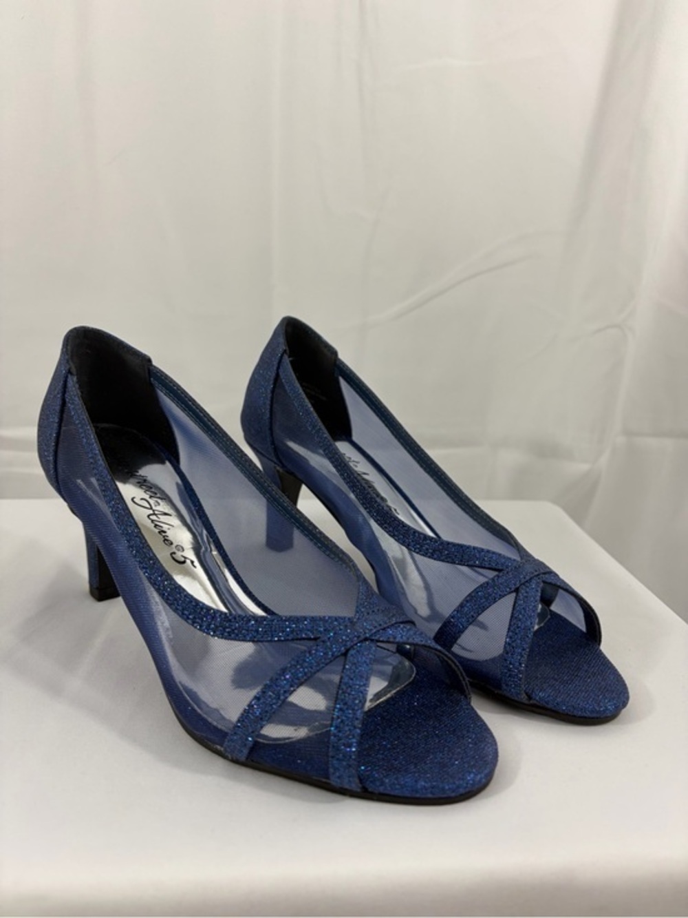 NWT Easy Street Women’s Size 5 Blue Sparkly Glitter Mesh Peep-Toe 2.5 Inch Heels
